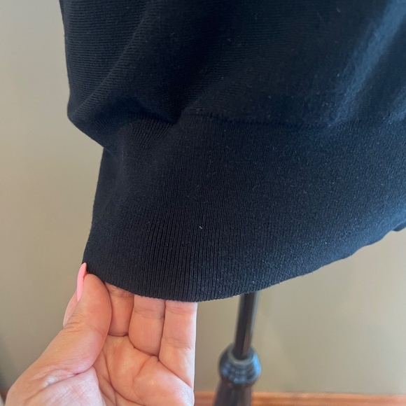 Women's Beautiful Calvin Klein Sequined black silk blend sweater, Size L - Picture 6 of 9